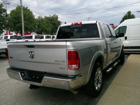 Used 2018 RAM 1500 Laramie w/ Convenience Group AWD/4WD image 5