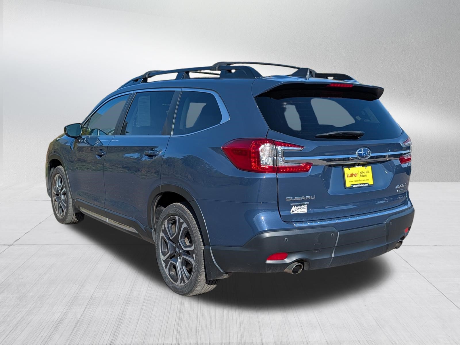 Used 2024 Subaru Ascent Limited w/ Technology Package AWD/4WD image 5