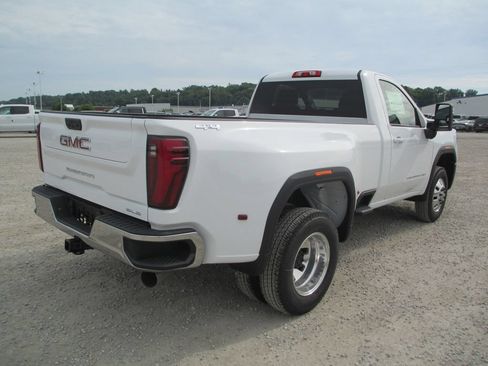 New 2026 GMC Sierra 3500 SLE AWD/4WD image 4