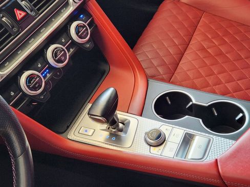 Used 2022 Genesis G70 3.3T Launch Edition image 19