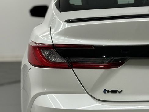 Used 2025 Toyota Camry XSE image 9