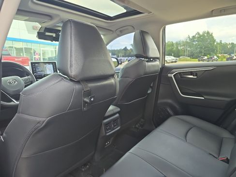 Used 2021 Toyota RAV4 Limited AWD/4WD image 10