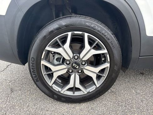Used 2021 Kia Seltos EX image 9