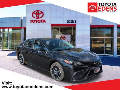 Certified 2024 Toyota Camry SE image 1