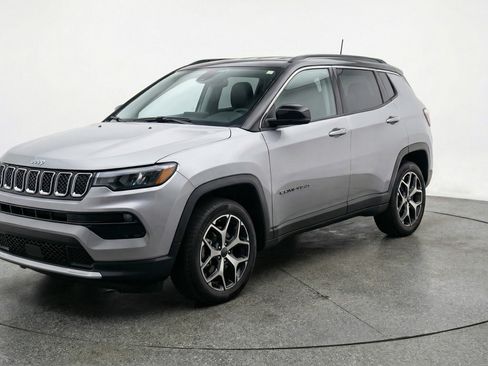 Used 2025 Jeep Compass Limited image 3
