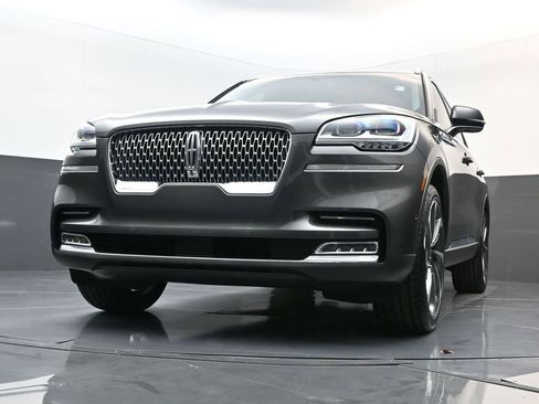 Used 2020 Lincoln Aviator Reserve w/ Equipment Group 202A image 28