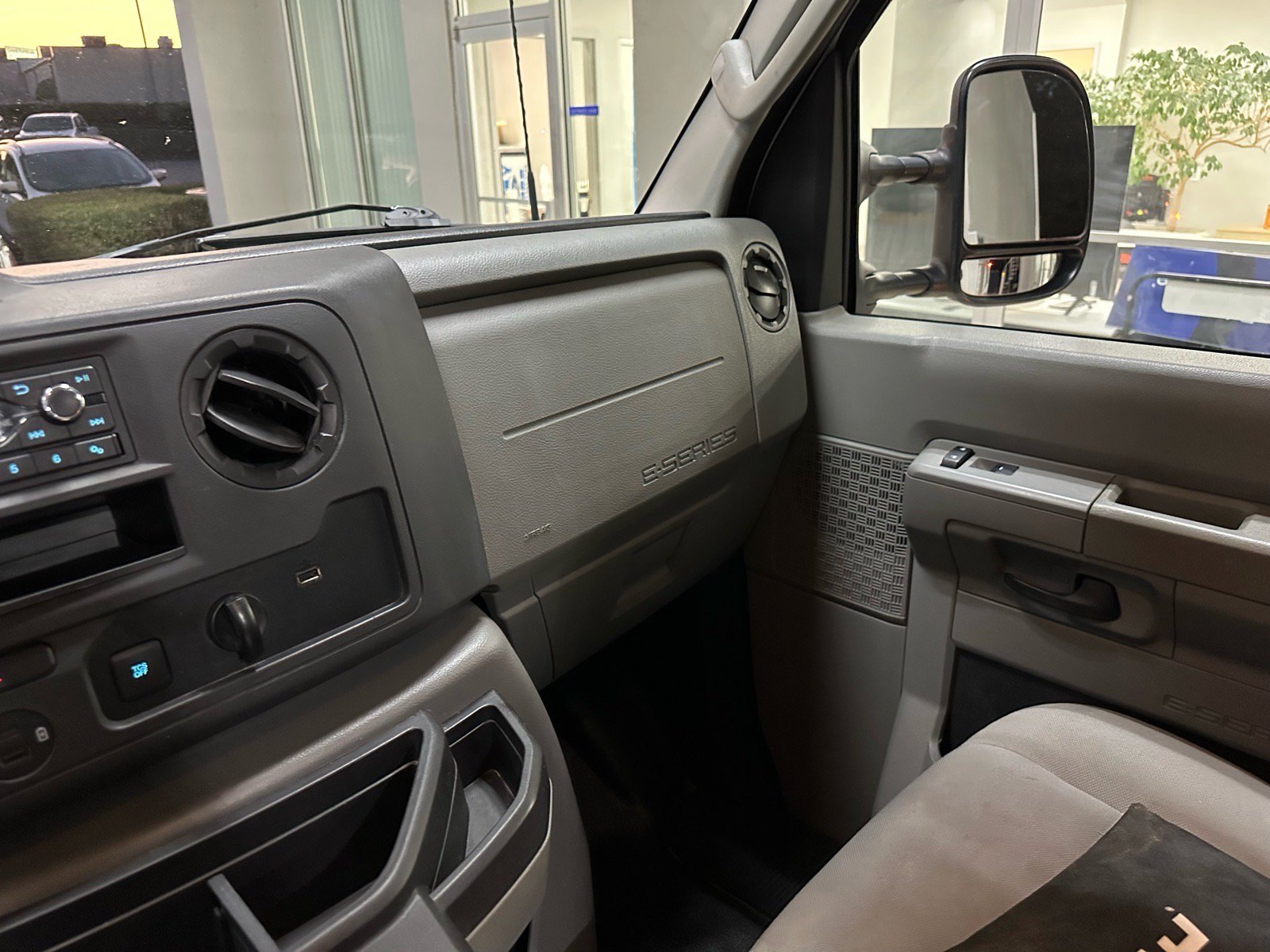 Certified 2024 Ford E-350 and Econoline 350 Super Duty w/ Power Windows & Locks Group RWD image 32