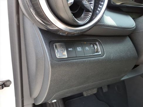 Used 2025 Chevrolet Equinox LT AWD/4WD image 11