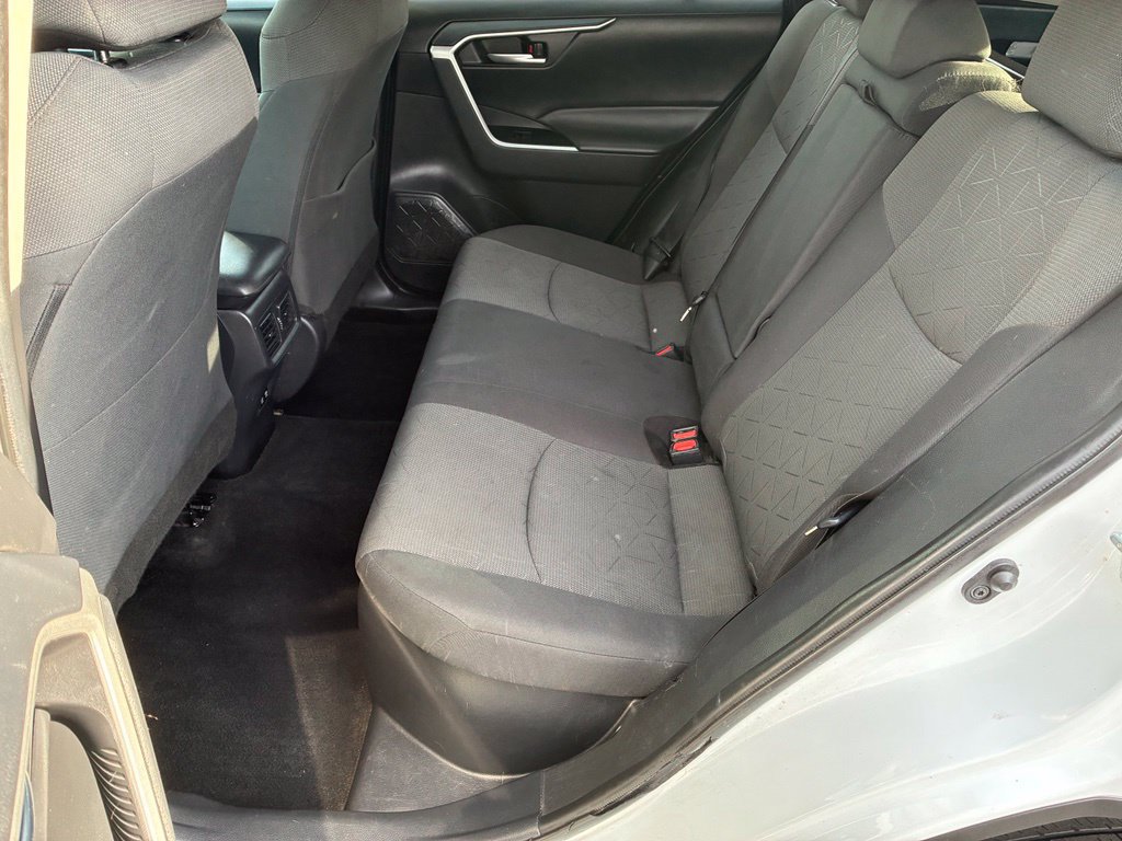 Used 2021 Toyota RAV4 XLE w/ XLE Grade Weather Package AWD/4WD image 28