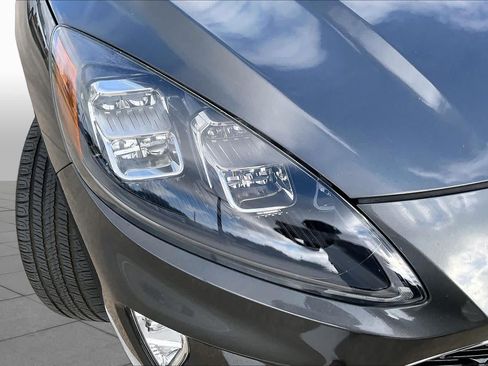 Used 2020 Ford Escape Titanium FWD image 26