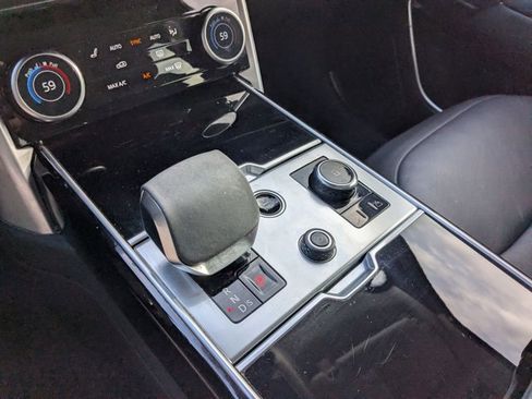 Used 2023 Land Rover Range Rover Long Wheelbase SE image 11