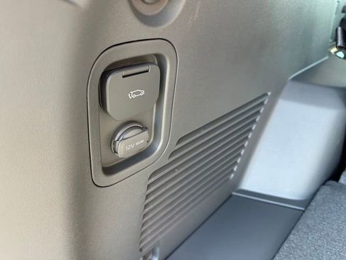 Used 2024 Kia EV9 Wind image 16