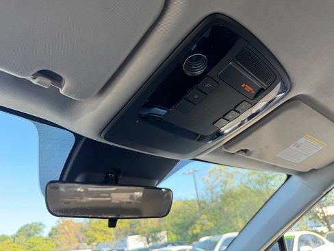 Certified 2024 Kia Carnival LX FWD image 24