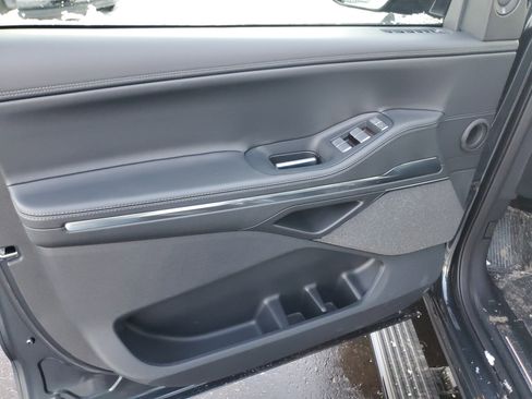 New 2025 Lincoln Navigator L Reserve w/ Jet Appearance Package image 8