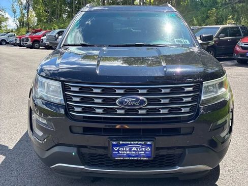 Used 2016 Ford Explorer XLT w/ Equipment Group 202A AWD/4WD image 14