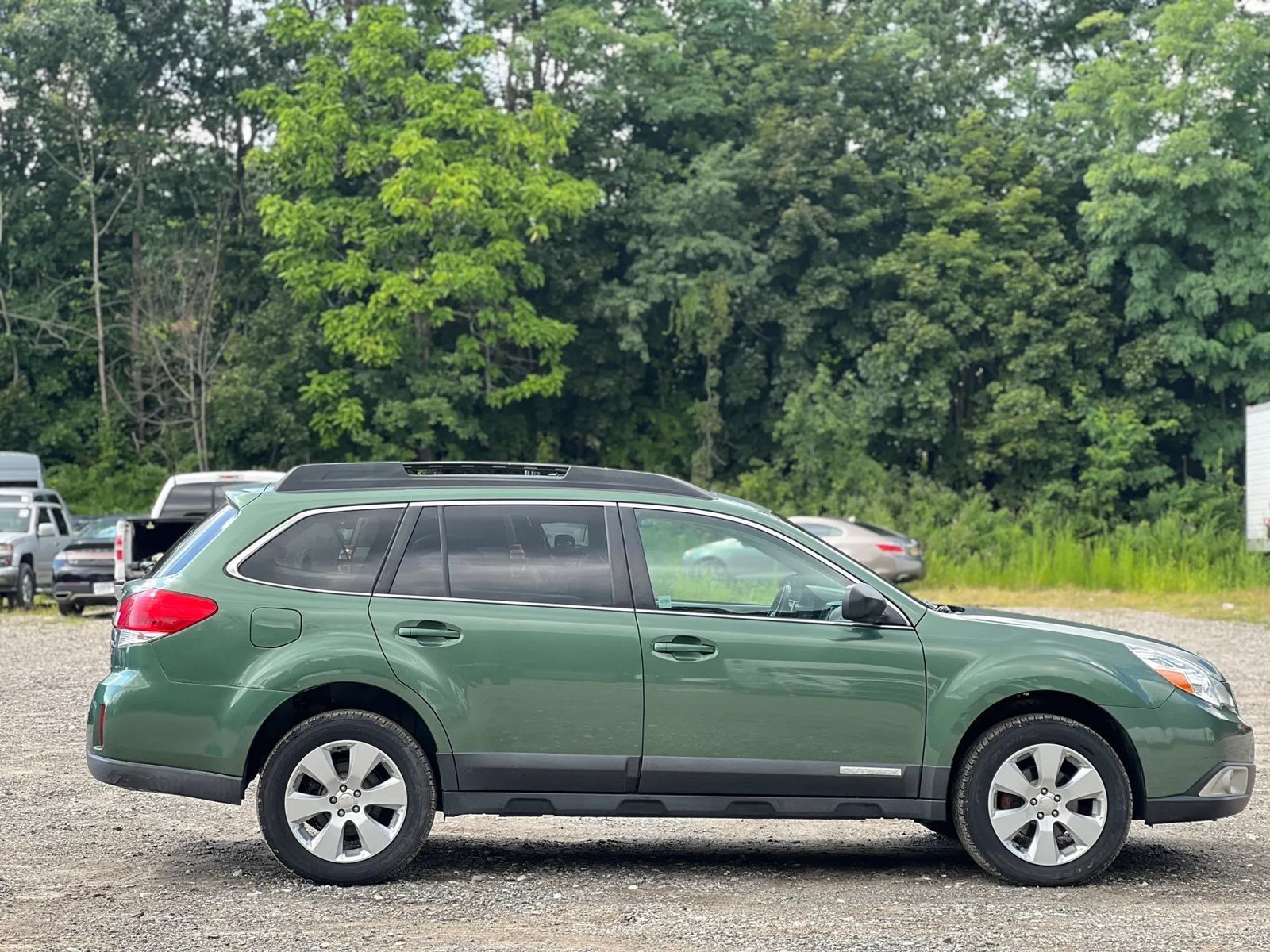 Used 2010 Subaru Outback 2.5i Limited AWD/4WD image 7