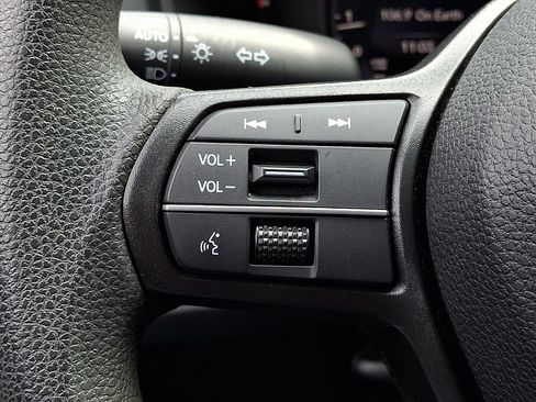 Used 2023 Honda Accord EX image 21