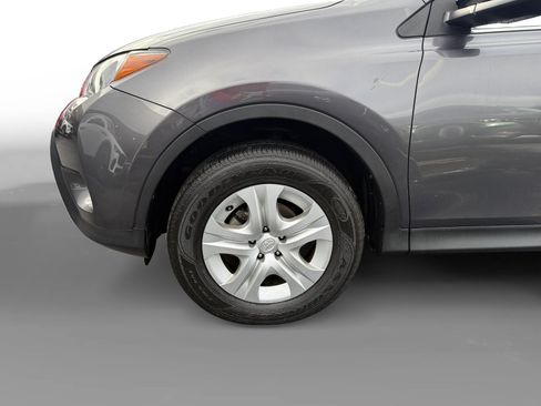 Used 2014 Toyota RAV4 LE AWD/4WD image 9