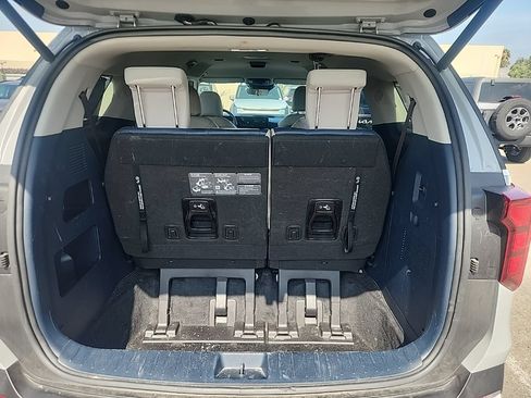 Certified 2025 Kia Carnival EX FWD image 18
