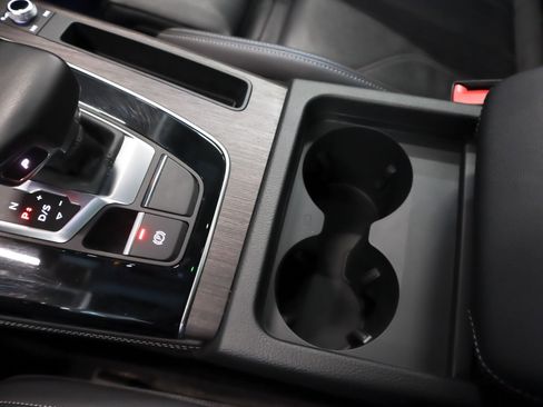 Used 2023 Audi Q5 e Premium Plus w/ Premium Plus Package image 19