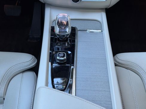 Used 2024 Volvo XC60 T8 Ultimate w/ Protection Package Premier image 21