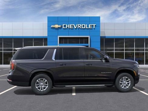 New 2026 Chevrolet Suburban LS image 5