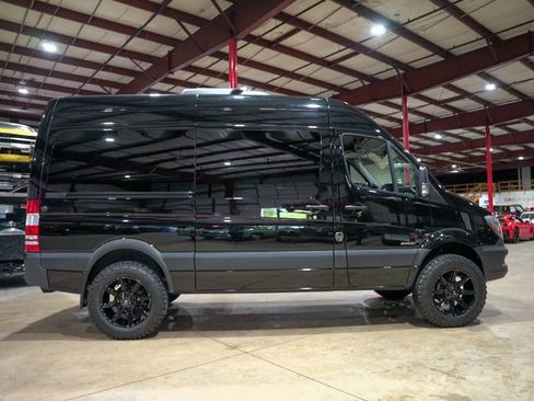 Used 2016 Freightliner Sprinter 2500 image 10