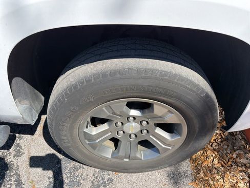 Used 2018 Chevrolet Tahoe LT image 12