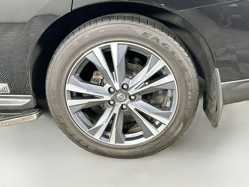 Used 2020 Nissan Pathfinder Platinum image 33