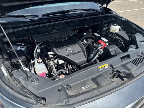 Used 2023 Toyota Highlander XLE AWD/4WD image 49
