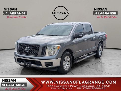 Used 2019 Nissan Titan SV RWD image 1
