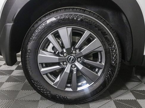 Certified 2025 Nissan Pathfinder SV image 10