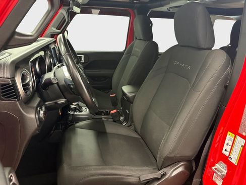 Used 2019 Jeep Wrangler Unlimited Sahara w/ Safety Group AWD/4WD image 14