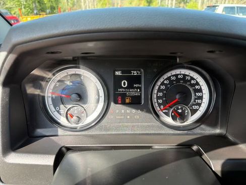 Used 2018 RAM 1500 Express AWD/4WD image 16