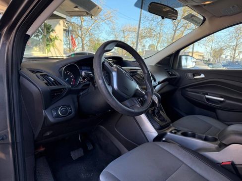 Used 2015 Ford Escape SE image 15