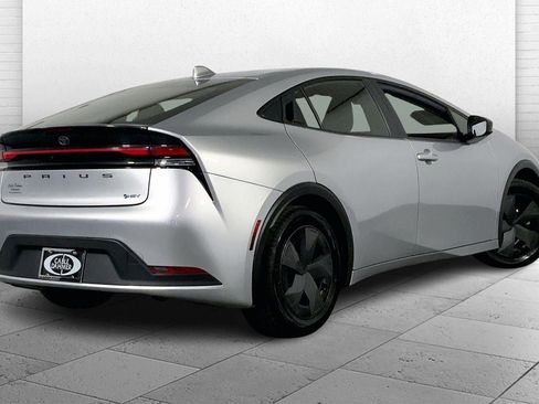 Used 2024 Toyota Prius LE image 12