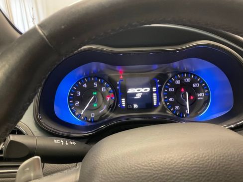 Used 2015 Chrysler 200 S FWD image 2