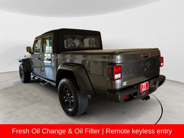 Used 2025 Jeep Gladiator Sport AWD/4WD image 3