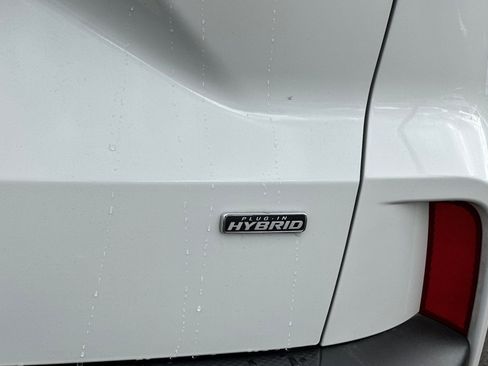 Used 2023 Ford Escape SE w/ PHEV Premium Package image 35