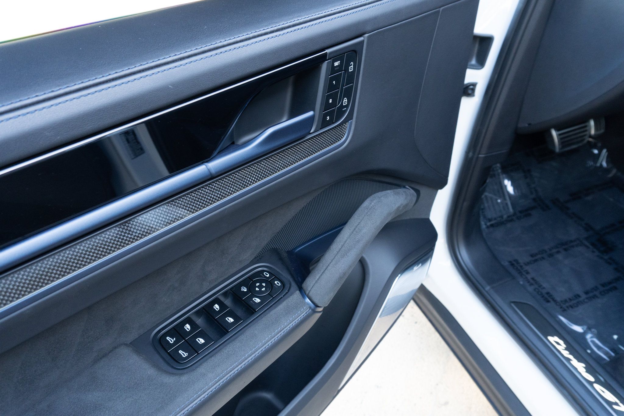 Used 2024 Porsche Cayenne Turbo GT AWD/4WD image 14