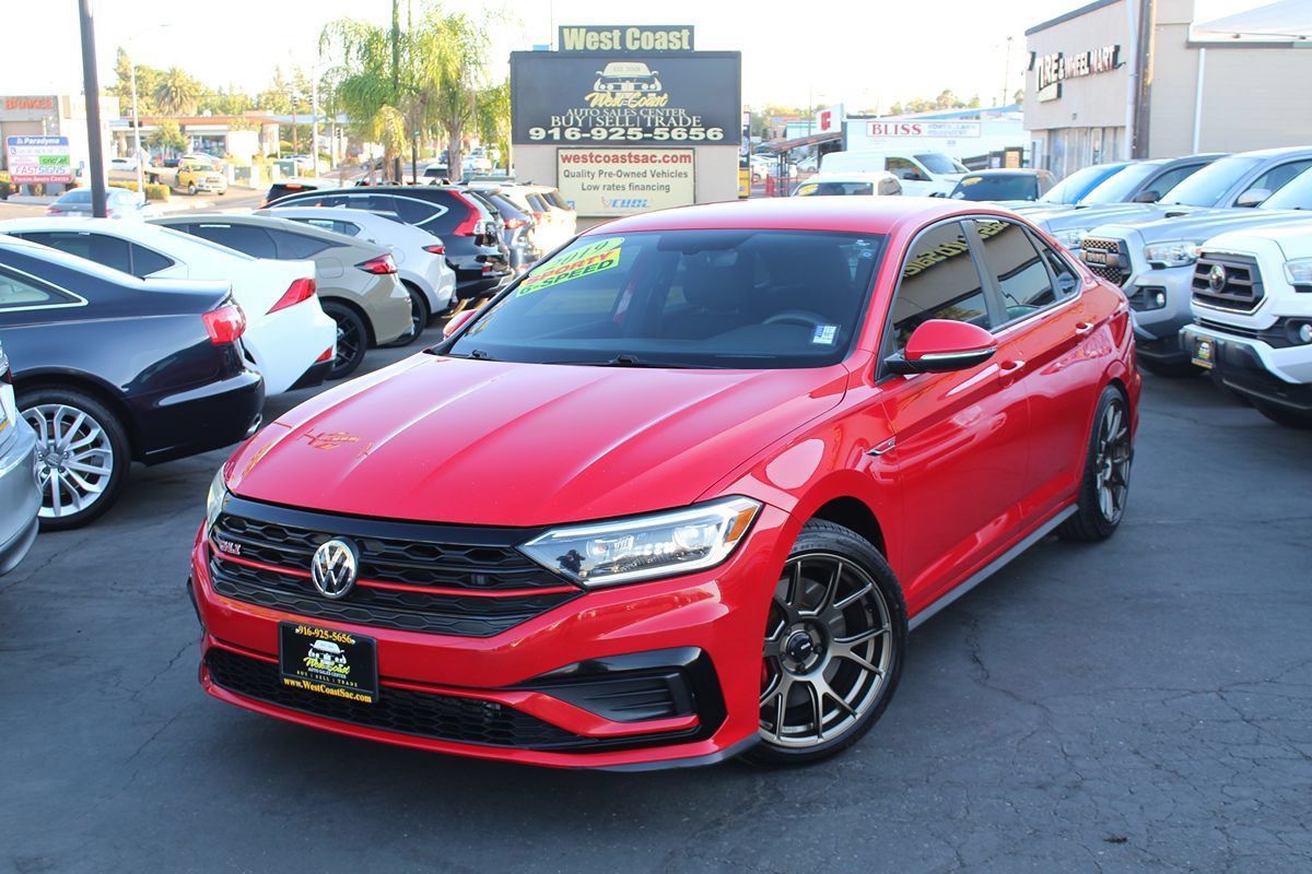 Used 2019 Volkswagen Jetta GLI FWD image 2
