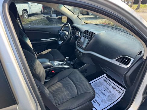 Used 2013 Dodge Journey SXT w/ Flexible Seating Group image 17