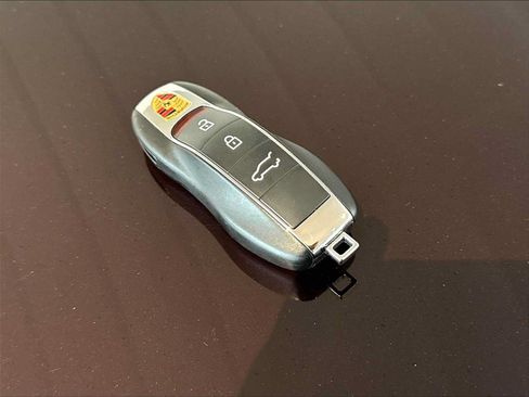 Used 2026 Porsche Macan AWD/4WD image 34