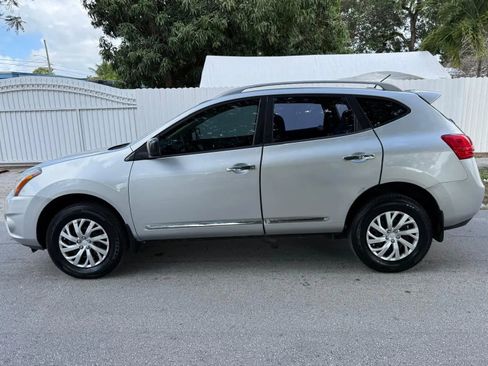 Used 2014 Nissan Rogue S w/ Convenience Package image 3