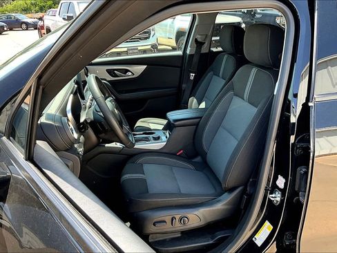 Used 2023 Chevrolet Blazer LT image 31