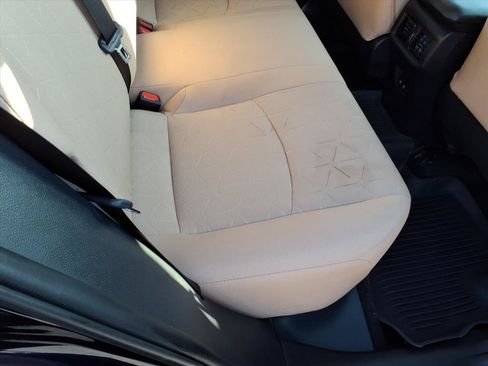 Used 2021 Toyota RAV4 XLE AWD/4WD image 20