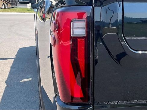 Used 2025 GMC Sierra 3500 Denali Ultimate AWD/4WD image 31