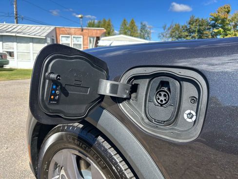 Used 2022 Ford Mustang Mach-E Select image 25