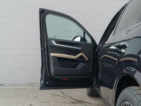 New 2026 Porsche Cayenne image 15