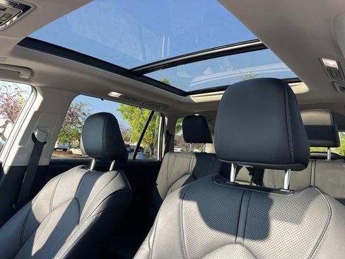 Used 2024 Toyota Grand Highlander Limited image 36